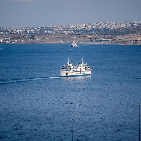 Seaview Luxury Penthouse With Shared Swimming Pool Apartamento Ghajnsielem Exterior foto